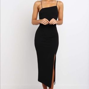 NWT Zahra Black midi dress